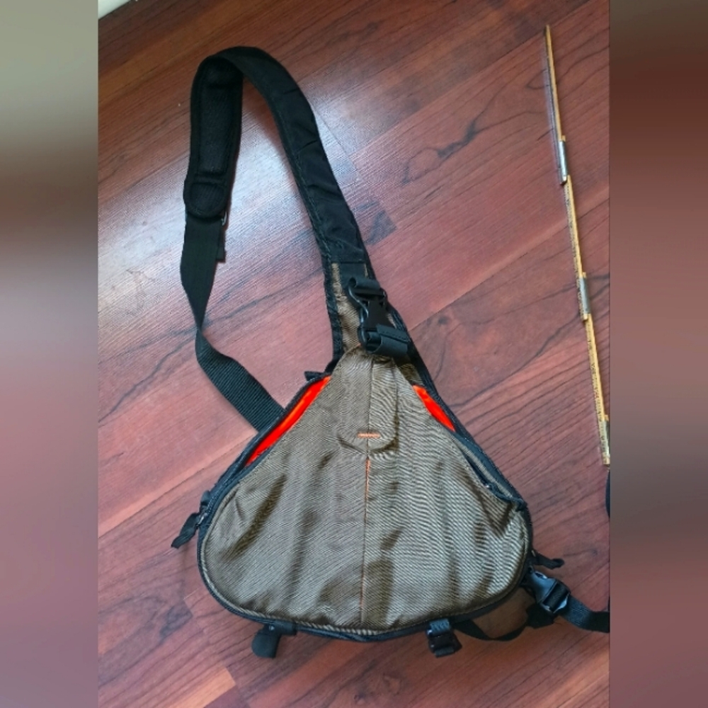 Camera bag MINT Condition! Summer vacay ready for your great trips! ❤️💋🔥